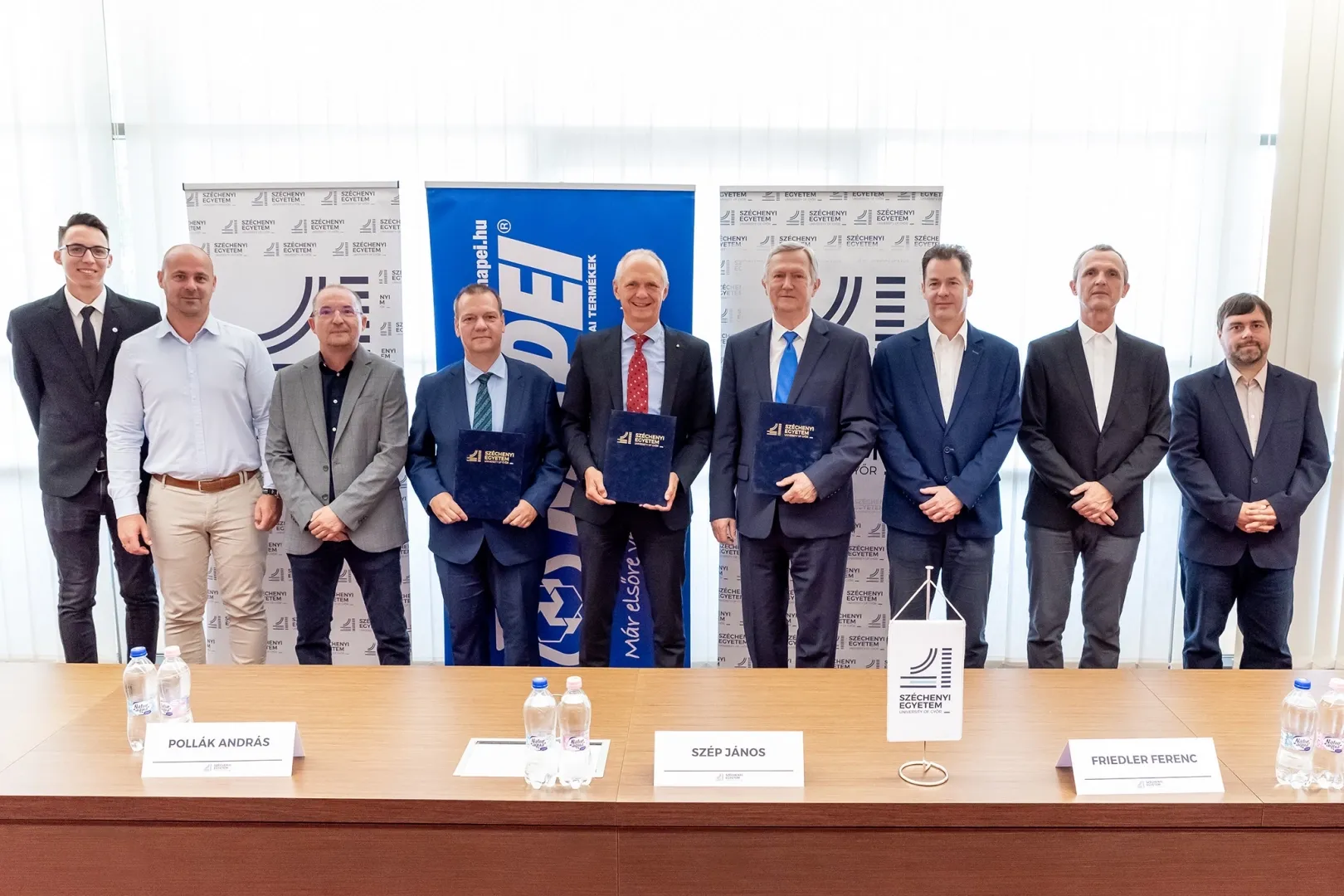 Participants of the signing ceremony (Photo: András Adorján)